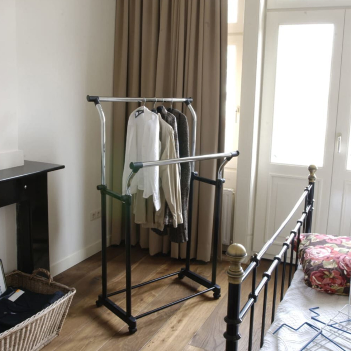 CLOTHING RACK ADJUSTABLE HEIGHT DOUBLE BLACK AND CHROME - Image 3