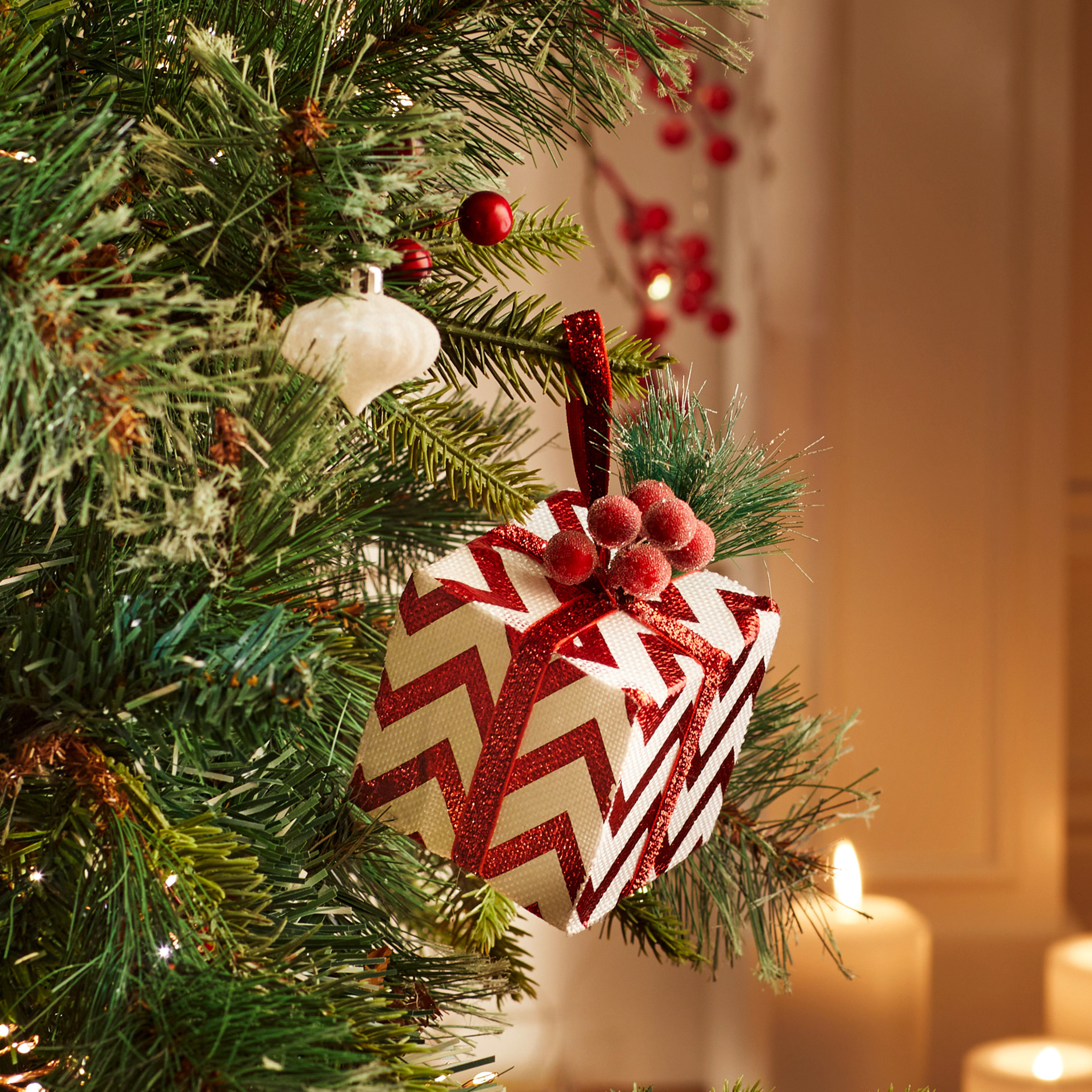 CHRISTMAS HANGING GIFT ORNAMENT 12CM - Image 3